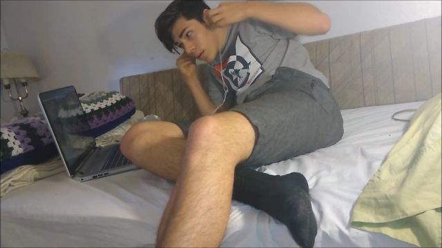 Masterbating Bi Guy